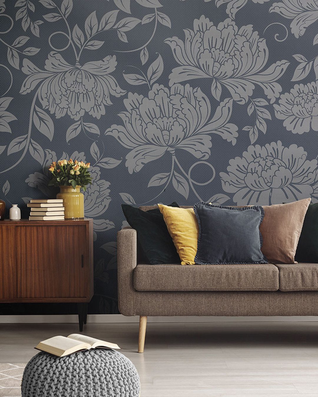 Retro style in beautiful living room interior with grey empty wa Carta Da Parati Chrysan - Inkiostro Bianco - immagine 1