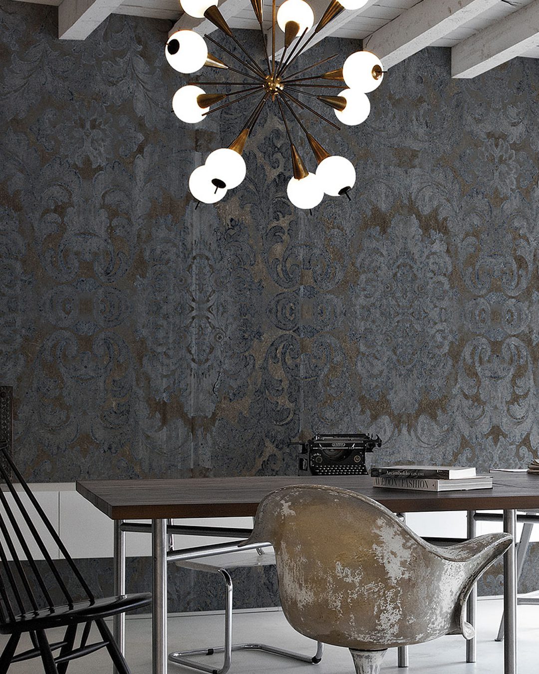 DAMASKED-CONCRETE_INKOYRN1505_AMB Carta Da Parati Damasked Concrete - Inkiostro Bianco - immagine 1