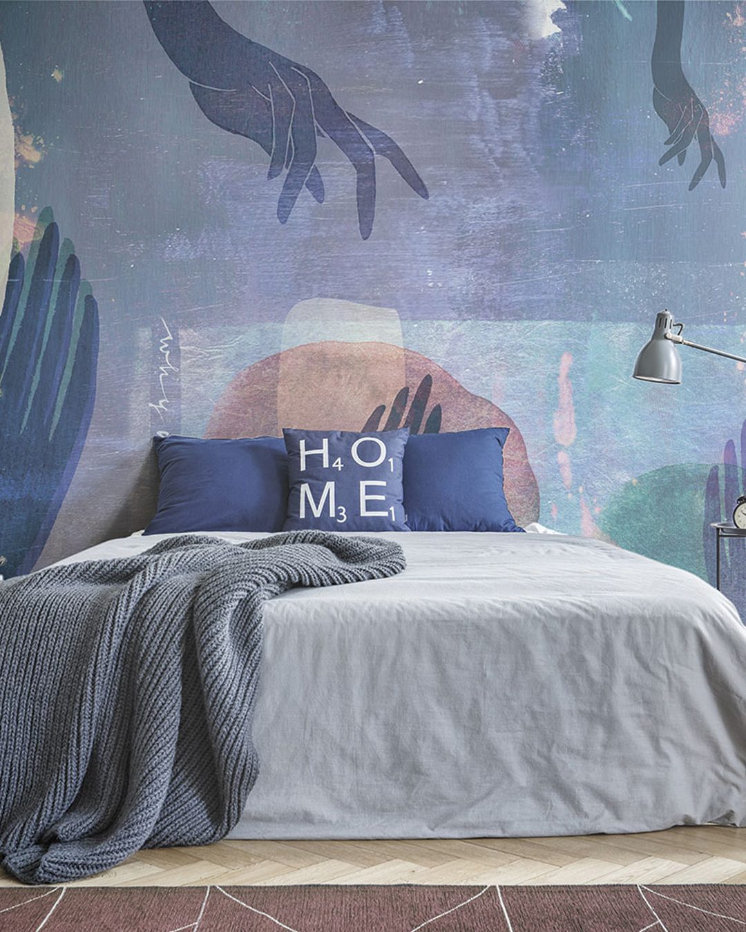 Blanket on bed with blue pillows in white bedroom interior with Handance Wallpaper - Inkiostro Bianco - immagine 1